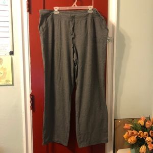 Plus size grey lounge paint 2x